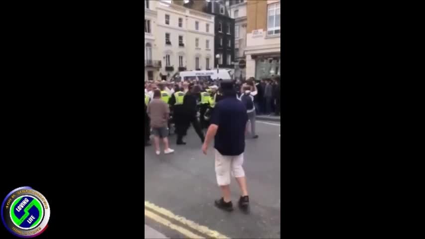 Brits protest shouting who the F is Allah after being invaded by millions of illegal Muslim immigrants - civil war is just what the NWO want