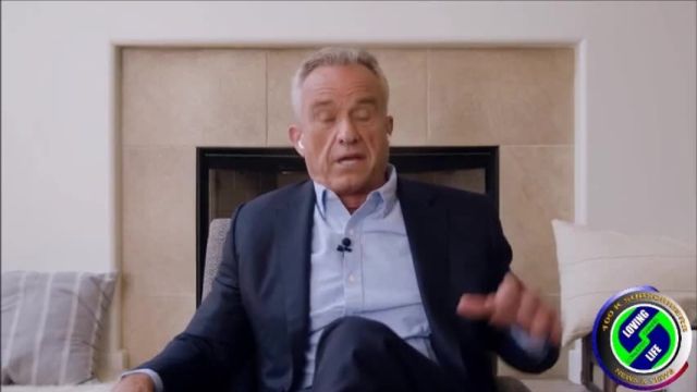 Jordan Peterson gets his first community strike on Youtube for interviewing US Presidential candidate Robert Kennedy Jnr
